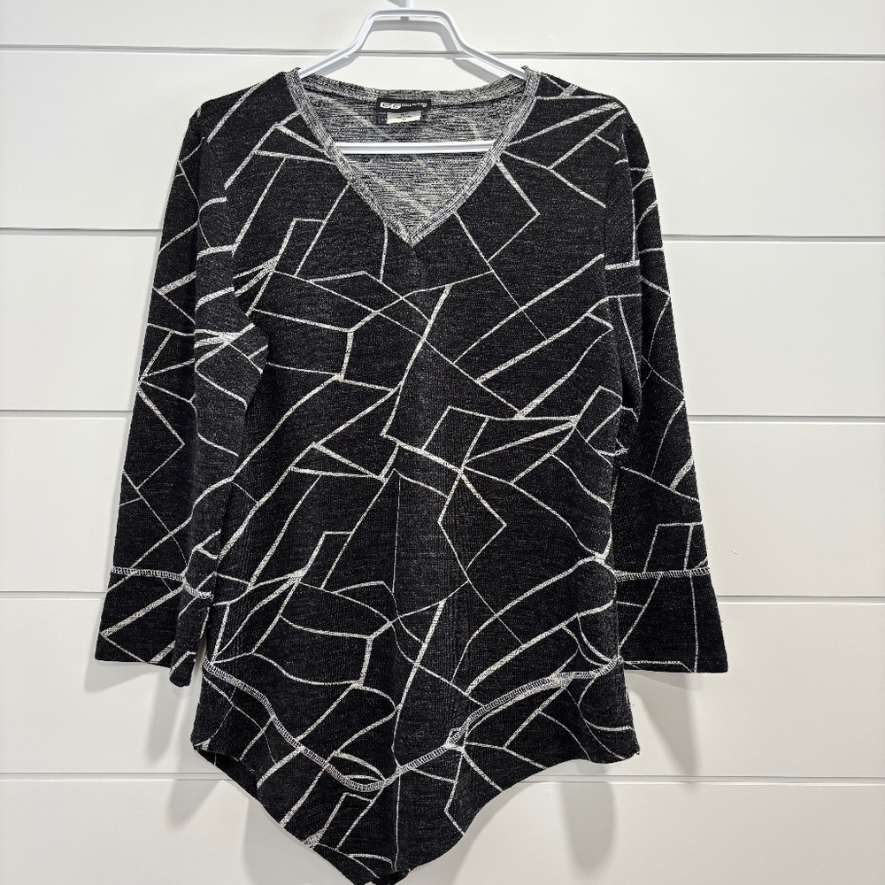 GG Collection made in Canada lightweight asymmetric hem sweater sz LG